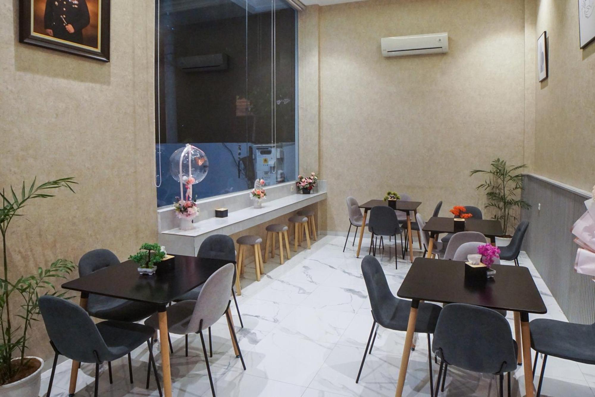 Super Oyo Capital O 92066 Papakoel Hotel & Cafe เมดาน ภายนอก รูปภาพ